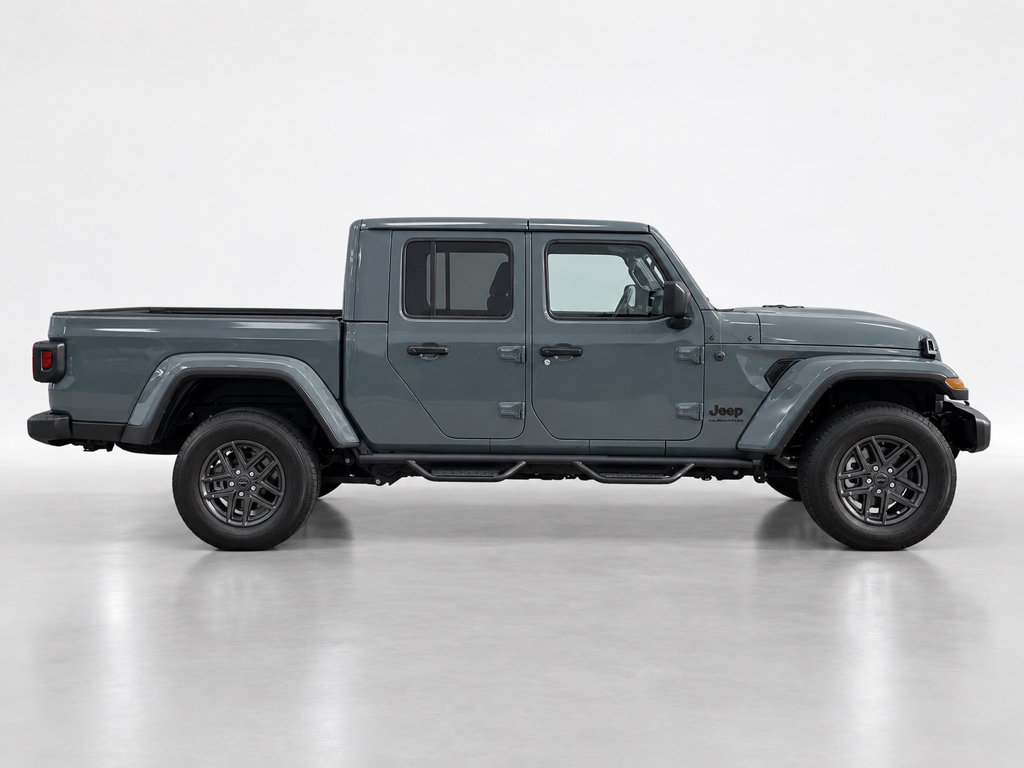 Used 2025 Jeep Gladiator Sport AWD/4WD image 6