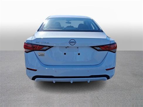 Used 2025 Nissan Sentra S image 5