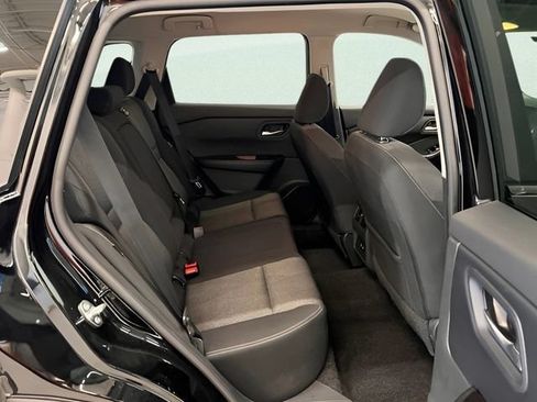Used 2025 Nissan Rogue SV AWD/4WD image 6