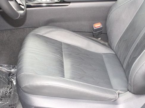 Used 2025 Toyota Camry XSE FWD image 30