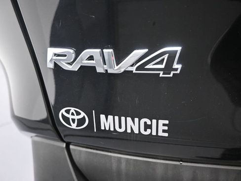 Used 2024 Toyota RAV4 XLE FWD image 37