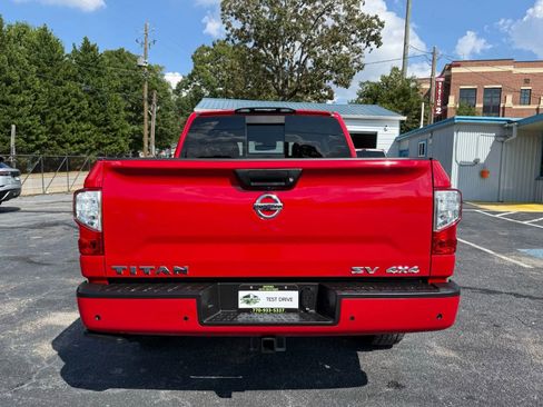 Used 2021 Nissan Titan SV w/ SV Convenience Package image 10