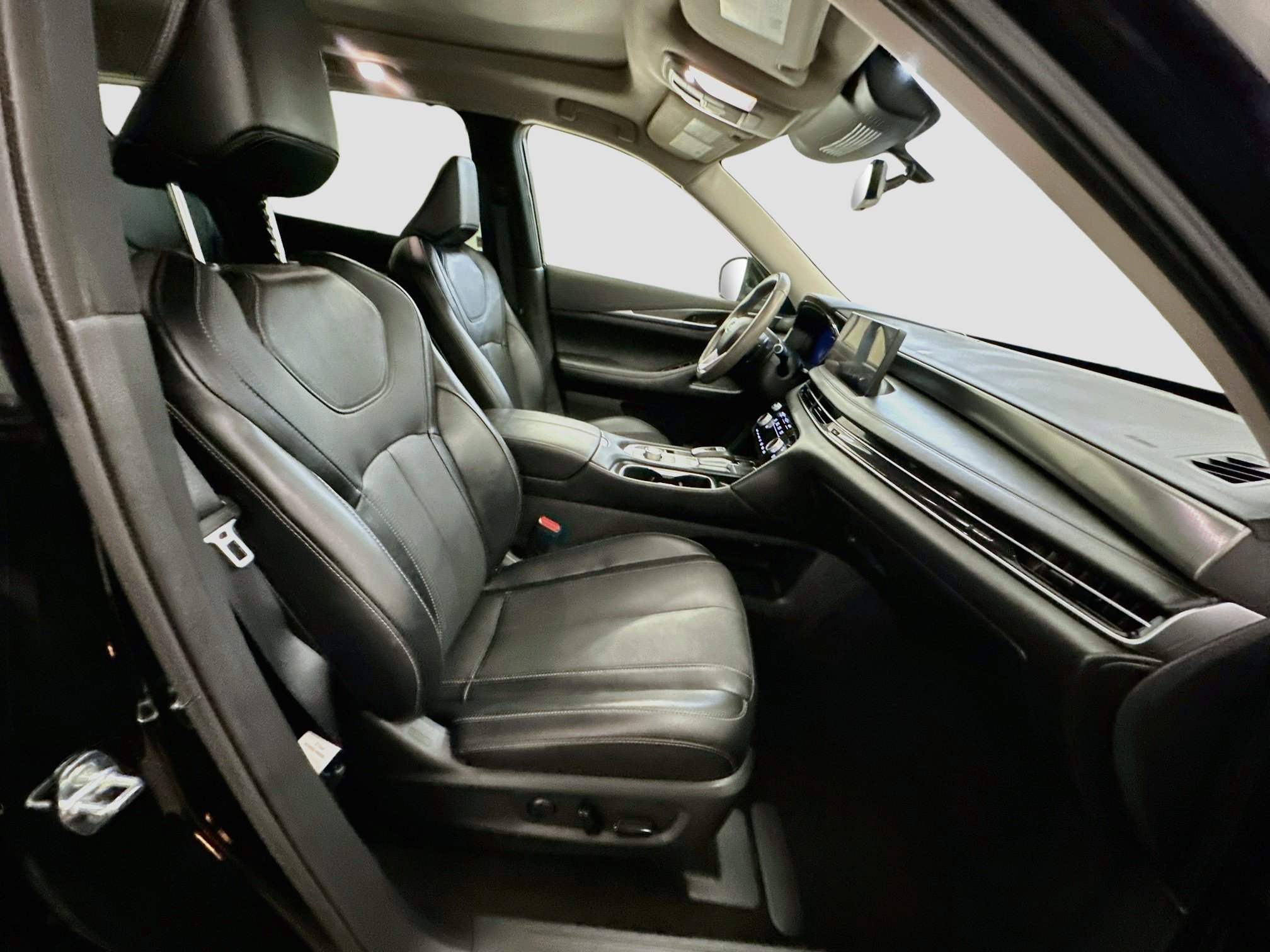 Used 2024 INFINITI QX60 Luxe w/ Cargo Package AWD/4WD image 35
