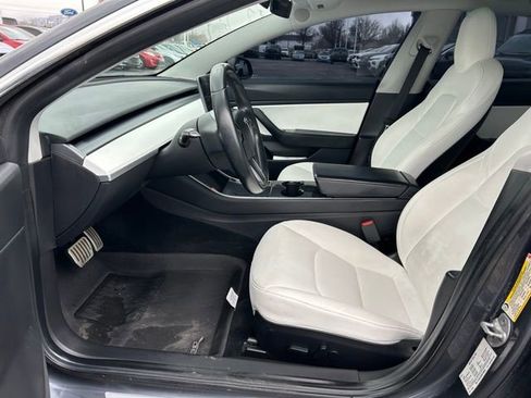 Used 2019 Tesla Model 3 Long Range image 17