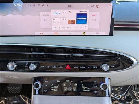 Used 2026 Genesis GV70 2.5T Select image 14