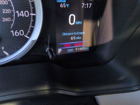 Used 2022 Toyota Corolla LE image 16