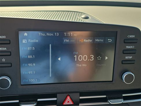 Used 2025 Hyundai Elantra SE image 21