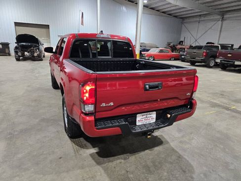 Used 2020 Toyota Tacoma SR AWD/4WD image 10