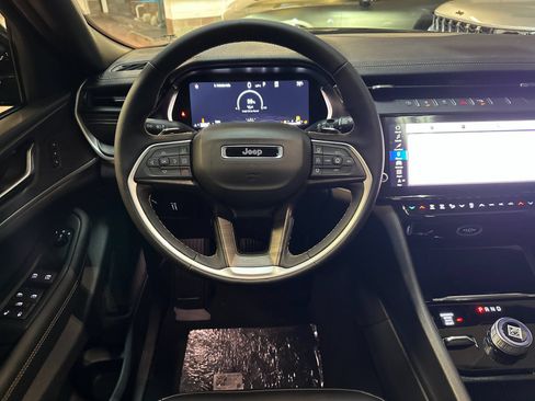 New 2026 Jeep Grand Cherokee Limited AWD/4WD image 13