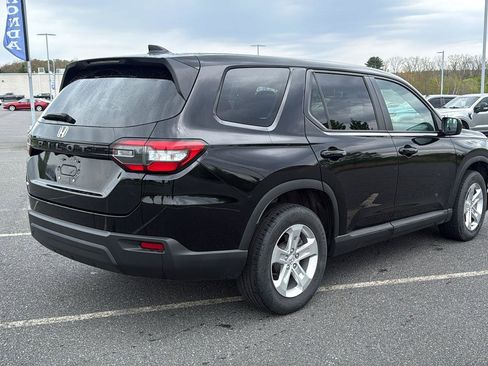 Used 2023 Honda Pilot LX image 6