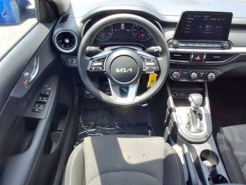 Used 2024 Kia Forte LXS w/ LXS Technology Package FWD image 27