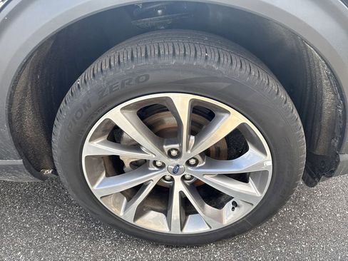 Used 2025 Ford Explorer Platinum w/ Ultimate Package image 10