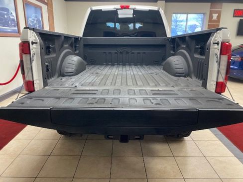 Used 2017 Ford F250 Lariat w/ Lariat Ultimate Package image 6