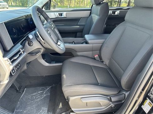 New 2026 Hyundai Santa Fe SE image 9