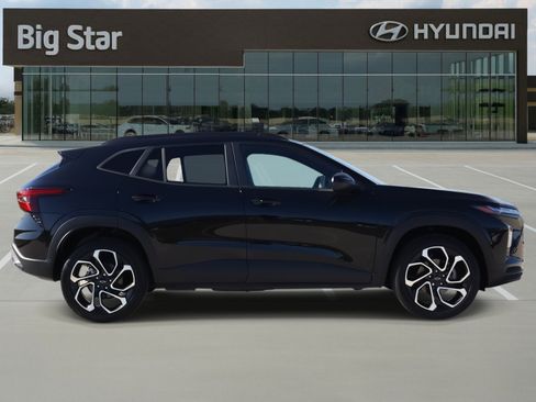 Used 2024 Chevrolet Trax RS image 5