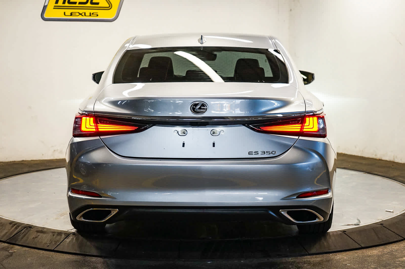 Used 2025 Lexus ES 350 w/ Accessory Package (Z2) FWD image 9