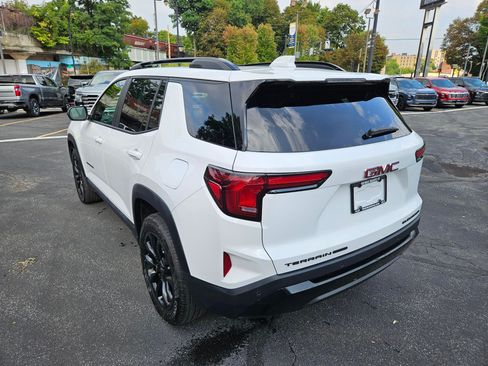 Used 2026 GMC Terrain Elevation w/ Elevation Premium Package AWD/4WD image 3