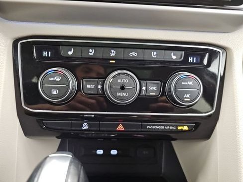 Used 2023 Volkswagen Atlas SEL Premium AWD/4WD image 23