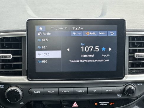 Used 2025 Hyundai Venue SEL FWD image 26
