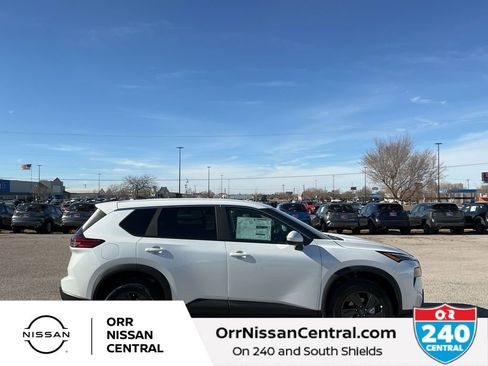 New 2026 Nissan Rogue SV FWD image 4