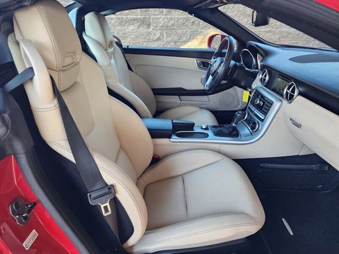 Used 2015 Mercedes-Benz SLK 250 w/ Premium Package image 74