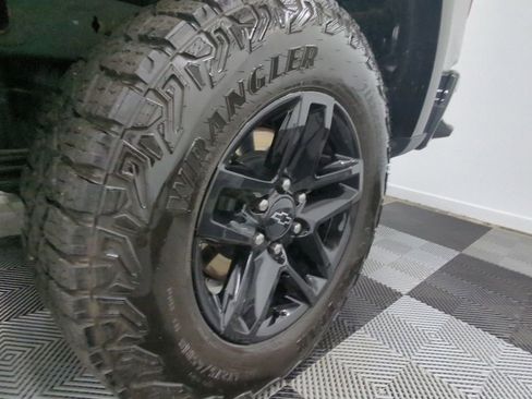 Used 2023 Chevrolet Silverado 1500 LT Trail Boss AWD/4WD image 31