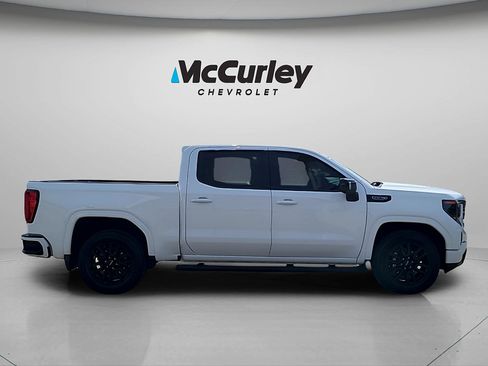 Used 2024 GMC Sierra 1500 Elevation w/ Elevation Premium Package AWD/4WD image 8