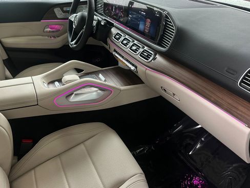 New 2026 Mercedes-Benz GLS 450 4MATIC image 11