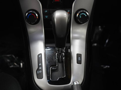 Used 2012 Chevrolet Cruze LT FWD image 18