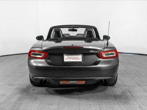 Used 2017 FIAT 124 Spider Classica image 5