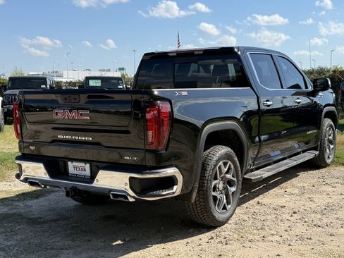 New 2026 GMC Sierra 1500 SLT image 5