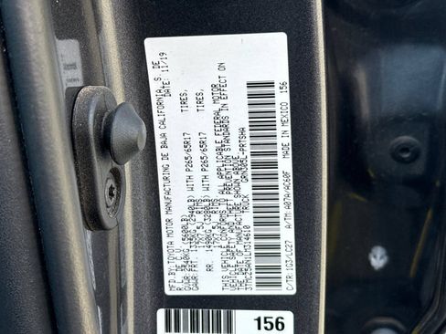 Used 2020 Toyota Tacoma TRD Sport w/ TRD Premium Sport Package AWD/4WD image 40