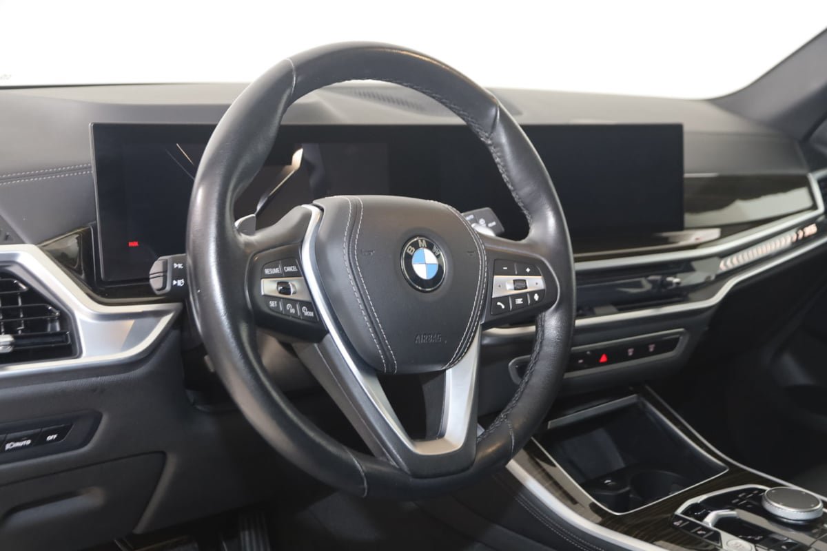 Used 2024 BMW X5 xDrive40i w/ Parking Assistance Package AWD/4WD image 6