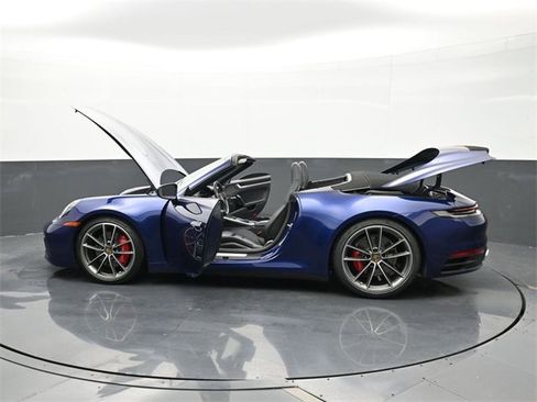 Used 2020 Porsche 911 Carrera S image 31