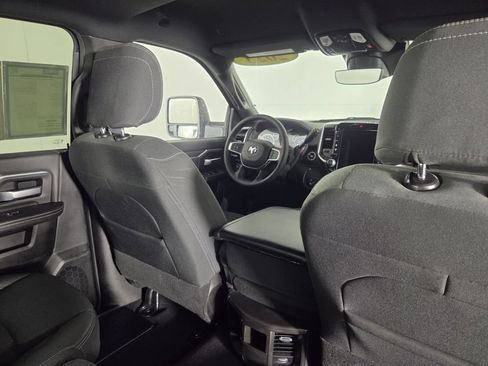 Used 2025 RAM 2500 Big Horn AWD/4WD image 29