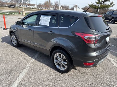 Used 2017 Ford Escape SE image 18