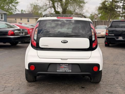 Used 2018 Kia Soul FWD image 16