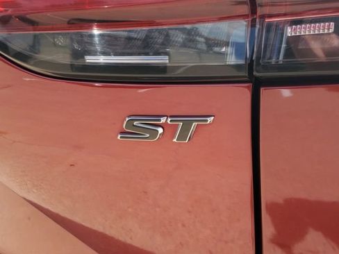 Used 2023 Buick Envision Essence w/ Sport Touring Package FWD image 6