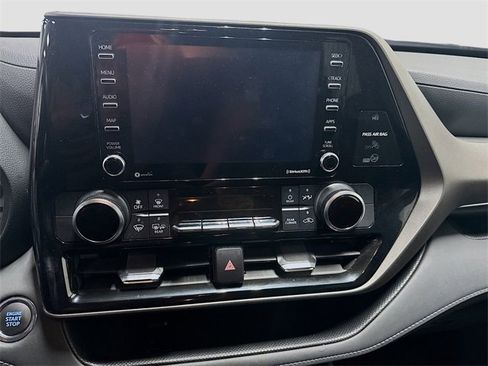 Used 2022 Toyota Highlander L image 12