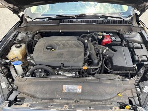 Used 2015 Ford Fusion SE w/ Equipment Group 202A FWD image 21