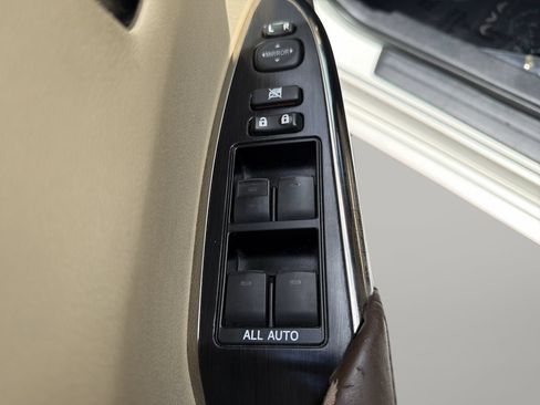 Used 2016 Toyota Avalon XLE FWD image 17