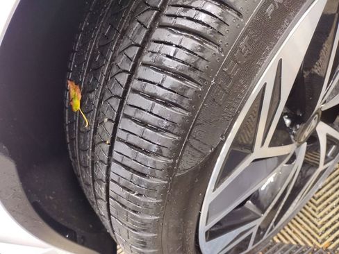 Certified 2025 Hyundai Ioniq 6 SEL image 8