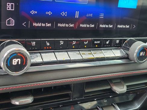 Used 2023 Chevrolet Colorado Z71 w/ Z71 Convenience Package 2 image 29