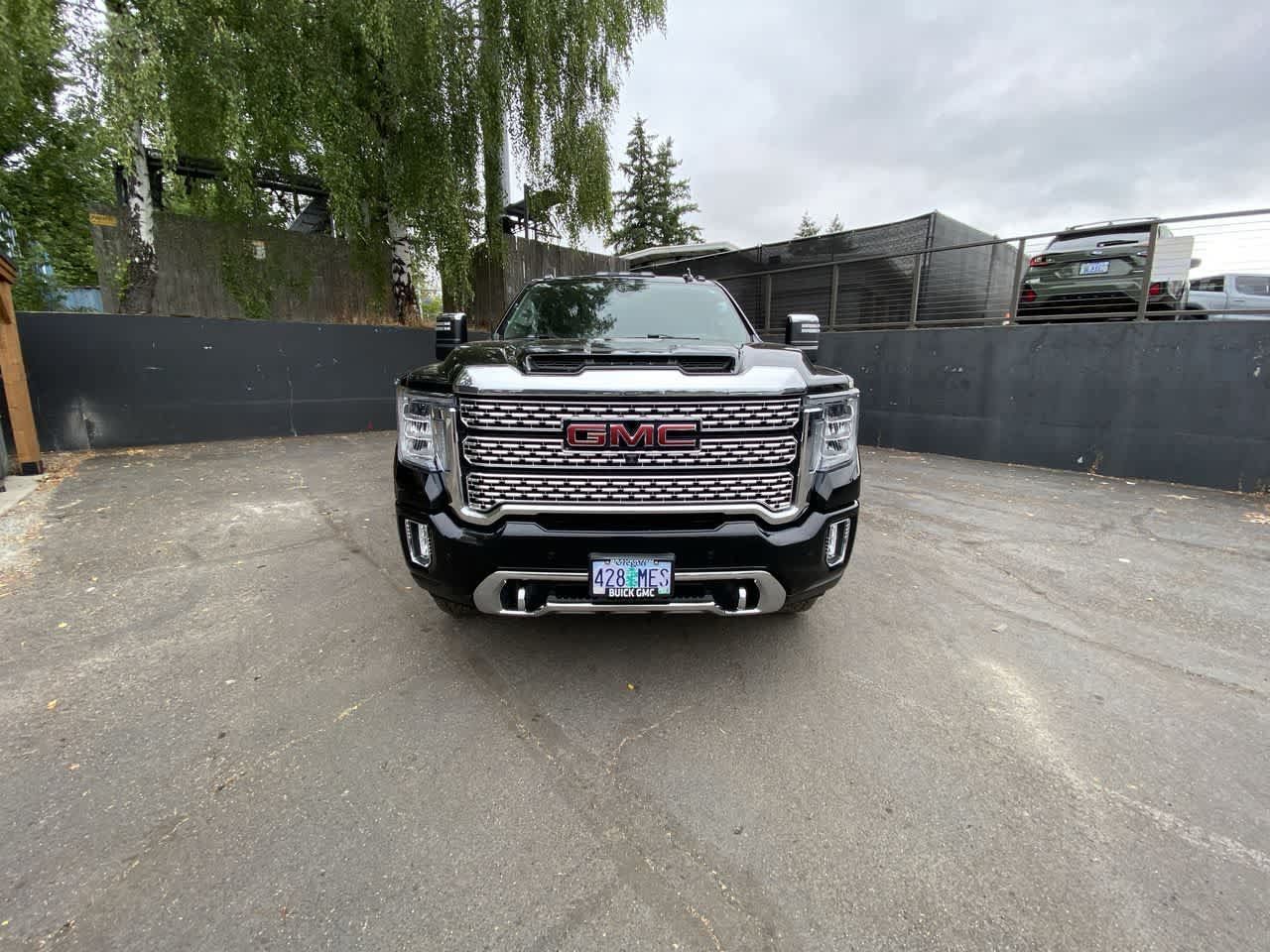 Used 2020 GMC Sierra 3500 Denali w/ Denali Ultimate Package AWD/4WD image 9