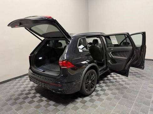 Used 2022 Volkswagen Tiguan SE R-Line AWD/4WD image 28