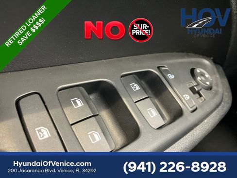 Used 2026 Hyundai Venue SEL FWD image 17