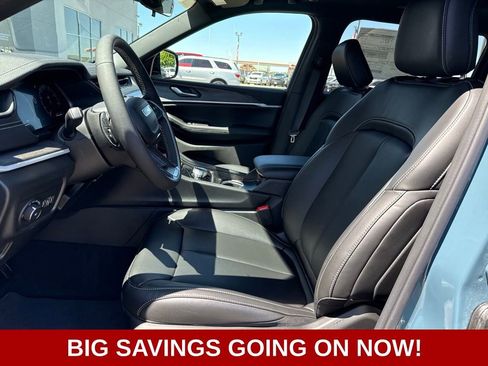 New 2026 Jeep Grand Cherokee L Limited w/ Limited Altitude Package AWD/4WD image 12