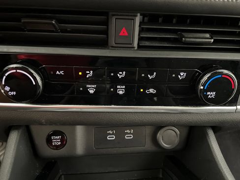 Used 2024 Nissan Rogue S FWD image 52
