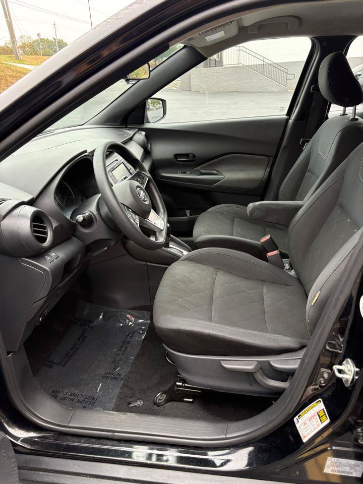 Used 2019 Nissan Kicks S FWD image 10