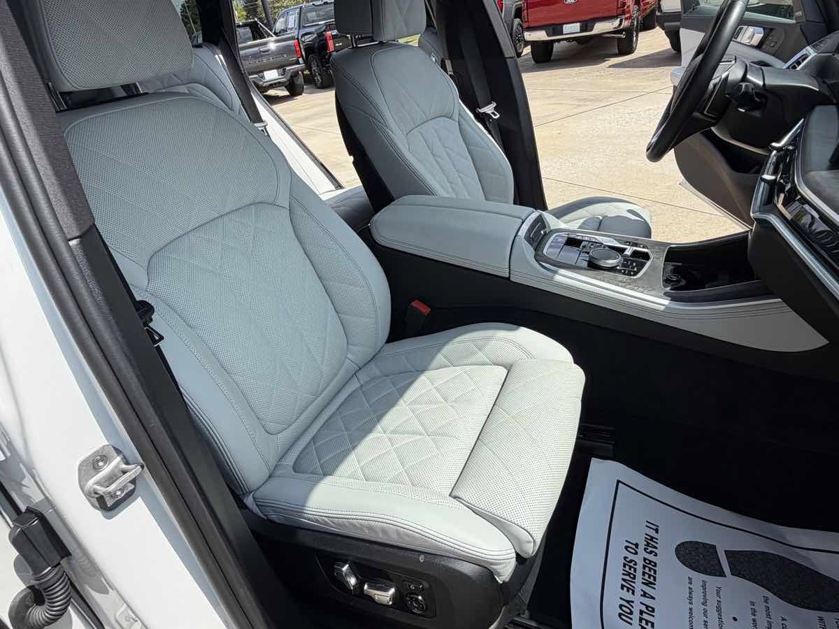 Used 2026 BMW X5 xDrive40i AWD/4WD image 12